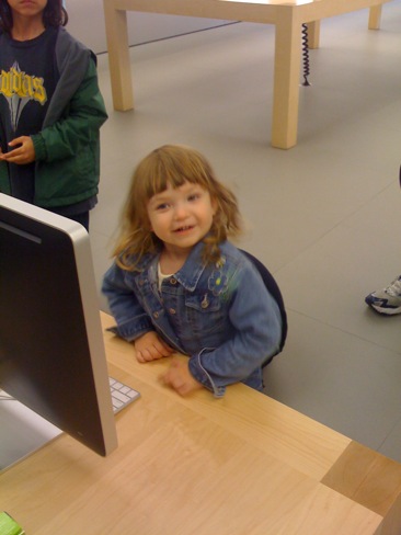 IzzAppleApr1609.jpg
