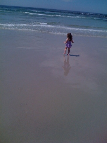 IzzieOceanApr2009.jpg