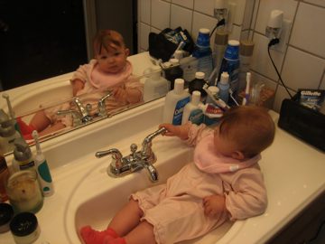 IzzieSinkApr07.jpg